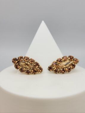 Vintage 50s 60s Topaz Rhinestone Gold Tone Clip On Earrings